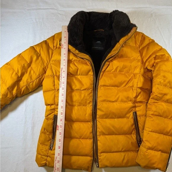 Zara Women's Mustard Yellow Down Puffer Jacket with Faux Fur Collar - Picture 9 of 14